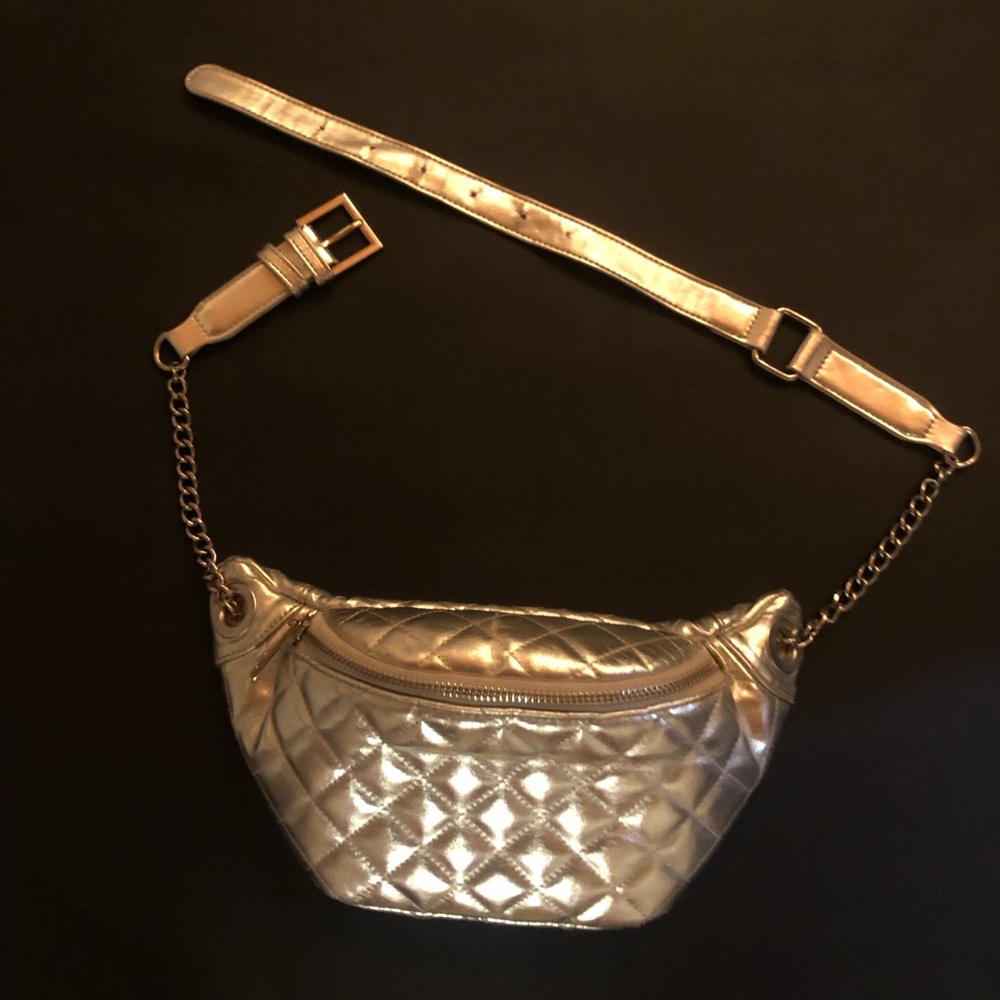 Vintage retro silver chrome fanny pack S/M perf for a festival